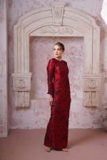 Lunara in Scarlet Red