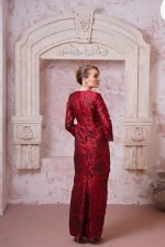 Lunara in Scarlet Red