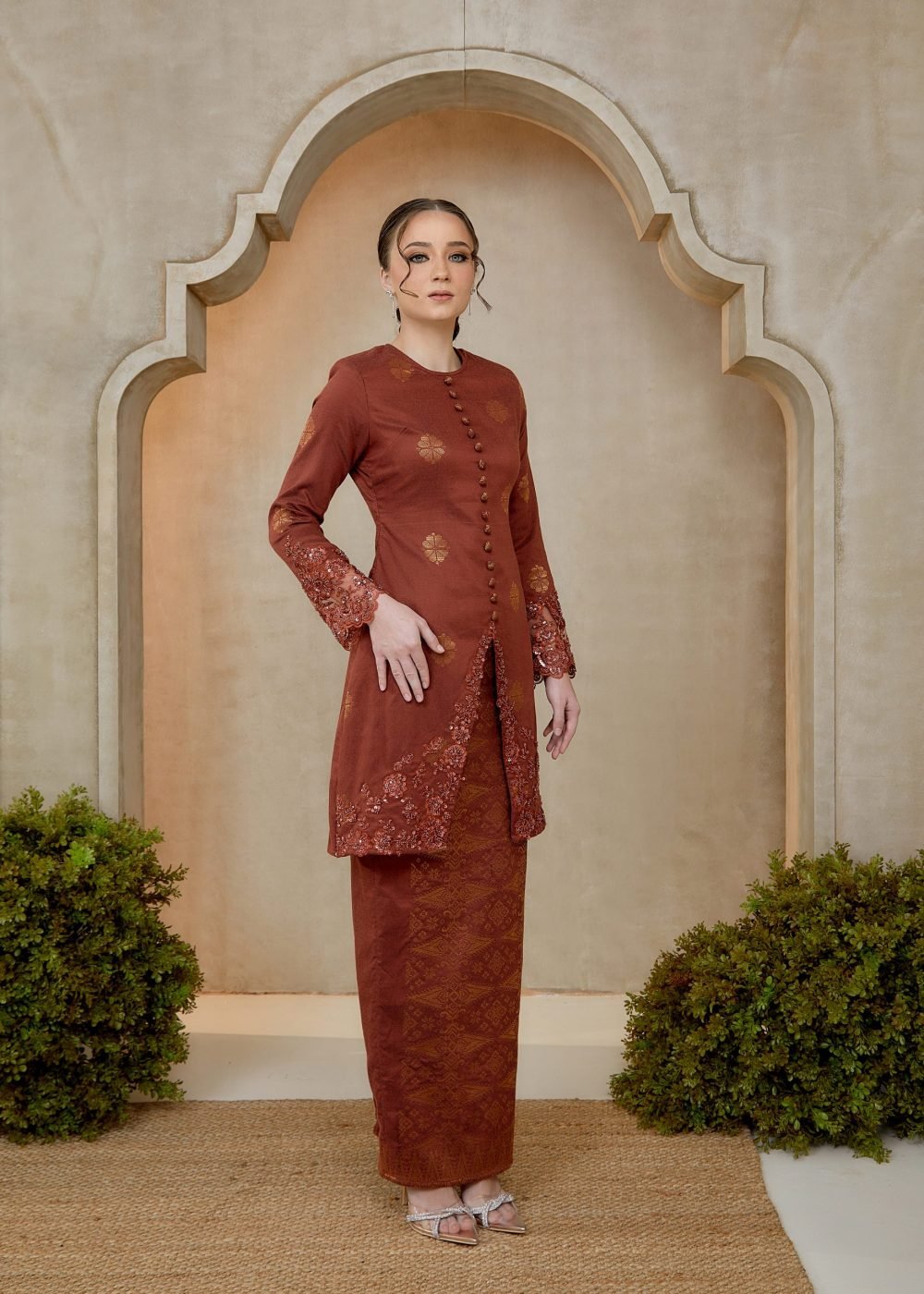 Saloma Songket Kebarung in Brick Orange