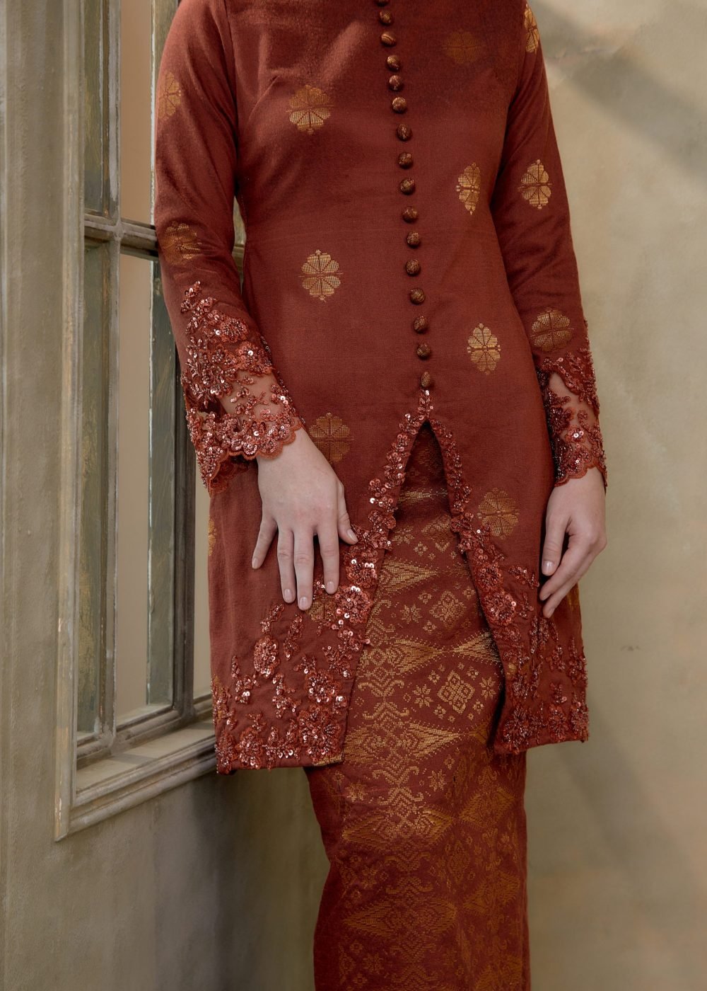 Saloma Songket Kebarung in Brick Orange