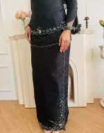 Sheena Kurung in Black