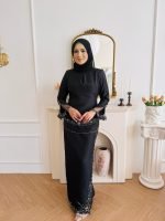 Sheena Kurung in Black