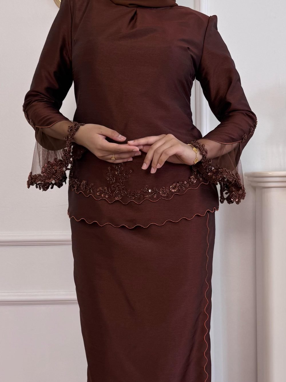Sheena Kurung in Rich Brown